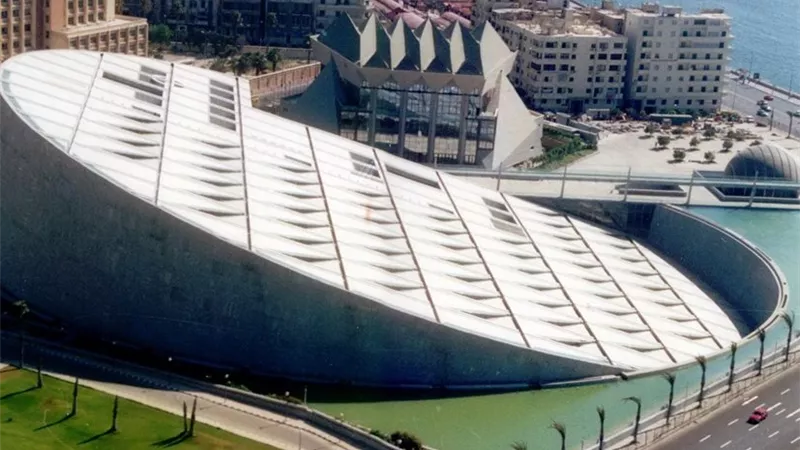 بيت الزكاة والصدقات يشارك في معرض مكتبة الإسكندرية لنشر ثقافة الزكاة