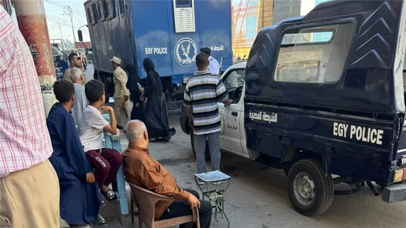 بحوزتهما بندقيتين آليتين.. حبس سيدتين 4 أيام بعد مقتل اثنتين في مشاجرة الرشاشات بقنا  