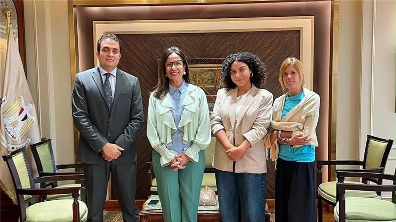 وزيرة الثقافة تستقبل وفد 