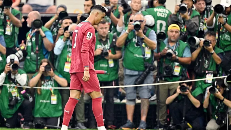 أزمة رونالدو مع منتخب البرتغال تنتهي باعتذار علني.. تعرف علي التفاصيل 