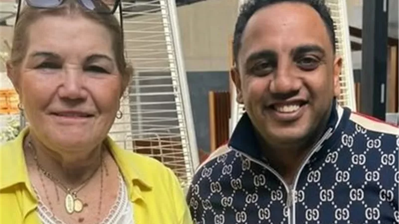 أوس أوس يمازح والدة رونالدو بعد خروج البرتغال من كأس العالم: بكره هنخرجلك ميسي