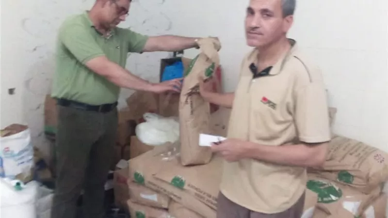 تموين شرق النيل يضبط طن أغذية مجهولة المصدر ببني سويف