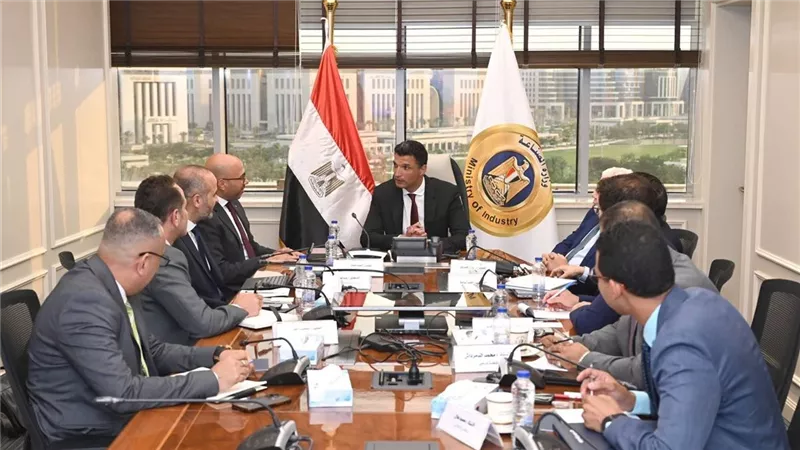 وزير الصناعة يبحث مع شركة ABB خططها التوسعية في السوق المصري