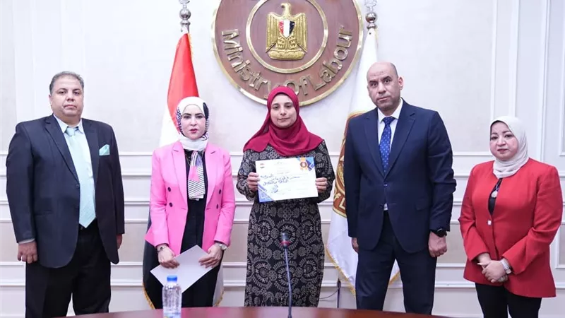 وزارة العمل تفتح أبواب العمل الحر أمام خريجات التدريب المهني