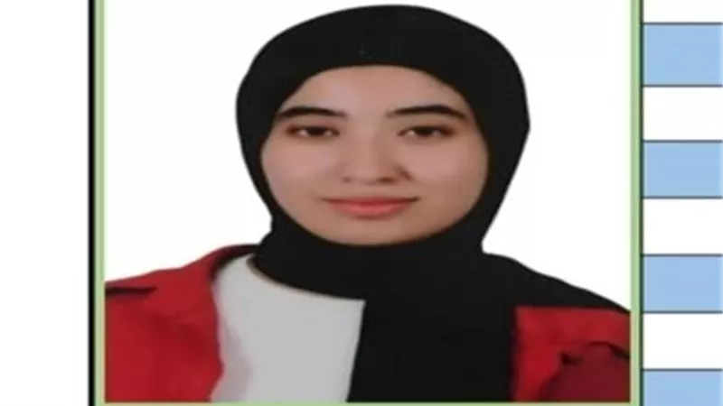 رضوى رمضان تتوج الأولى على الجمهورية في الدبلومات الفنية التجارية من المنيا