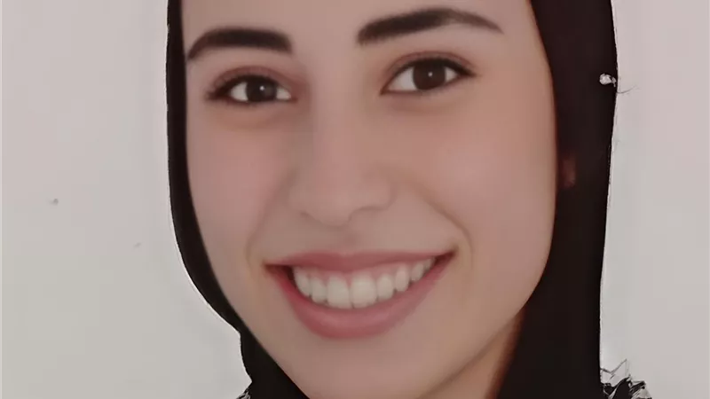 «ميار» الأولى على الدبلومات الفنية: الاجتهاد سر تفوقي.. وحلمي التدريس بالجامعة