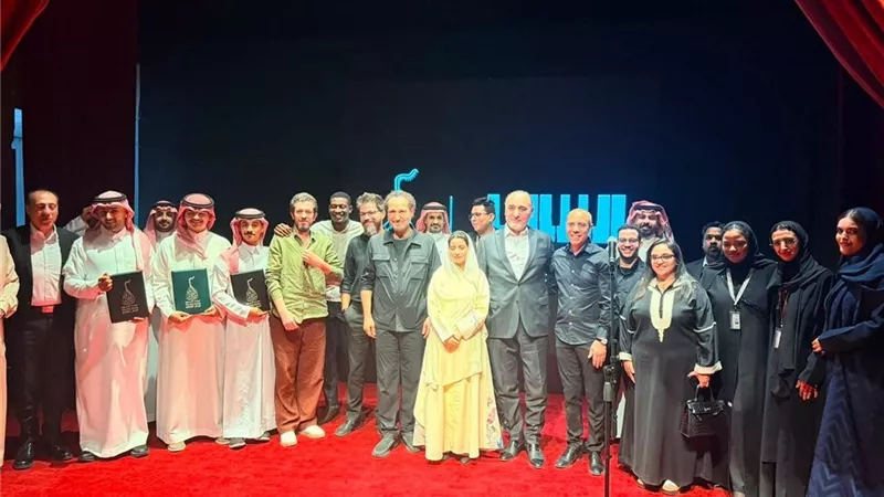 بيت العود الرياض يخرج أول دفعة من طلابه ويكشف عن أقسام جديدة