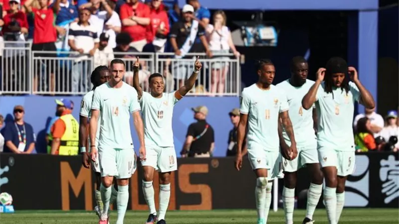 فرنسا تعبر المغرب بثنائية وتتأهل إلى نصف نهائي كأس العالم 2026