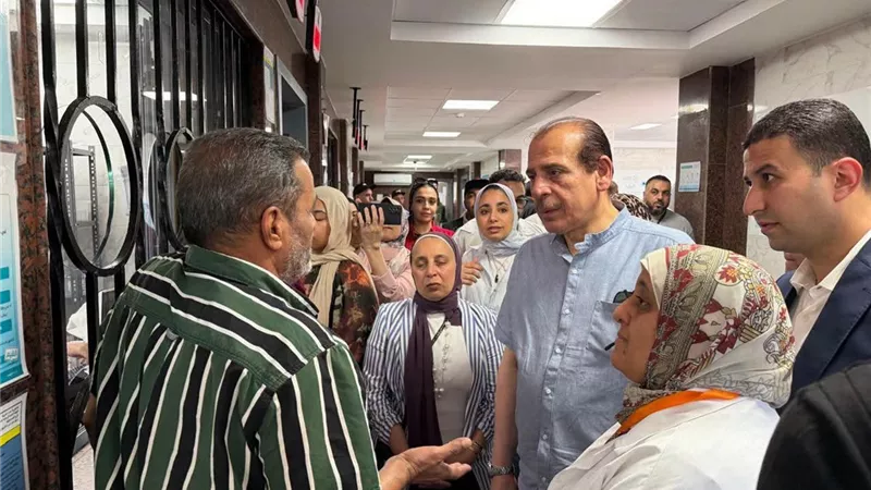 نائب وزير الصحة يشدد على تحسين جودة الخدمات خلال تفقده منشآت الإسماعيلية الطبية