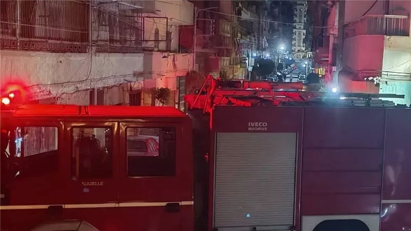كردون أمني وعمليات إطفاء.. اندلاع حريق داخل جراج برج الملتقى بالعباسية
