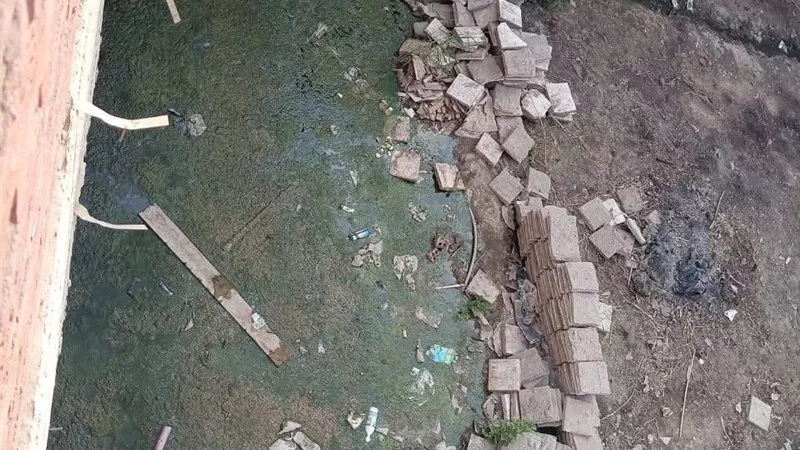 المياه الجوفية تهدد كفر ربيع.. استغاثة عاجلة لمحافظ المنوفية لإنقاذ الأهالي