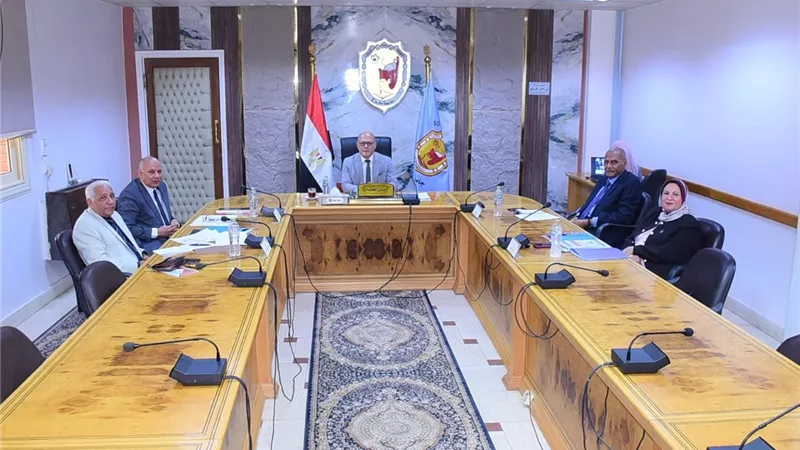 من يقود كلية التكنولوجيا والتعليم؟.. جامعة سوهاج تبدأ مرحلة حسم اختيار العميد الجديد