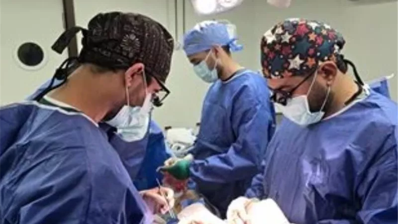 نجاح جراحة دقيقة لإنقاذ سيدة من عيب خلقي نادر في الشريان التاجي بمستشفى الفيوم