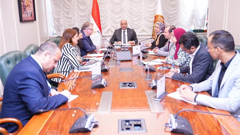 وزير العمل ومنظمة العمل الدولية يضعان خارطة طريق لإنجاز قانون العمالة المنزلية