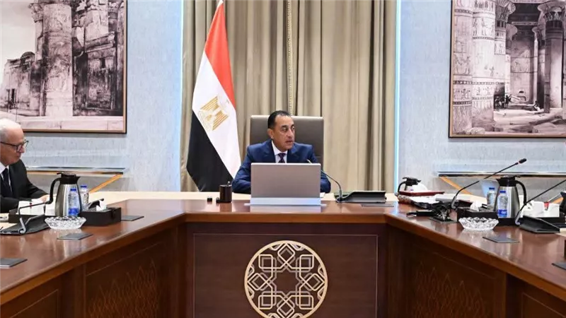 رئيس الوزراء يستعرض ملامح الحزمة الثانية من التسهيلات الضريبية