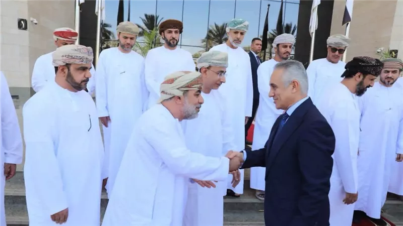وزير العدل يبحث مع وفد قضائي عُماني تعزيز التعاون وتبادل الخبرات بين البلدين