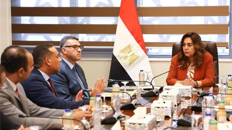 منال عوض تتابع خطة تنمية قنا.. مشروعات خضراء واستثمارات جديدة لدعم الاقتصاد المحلي