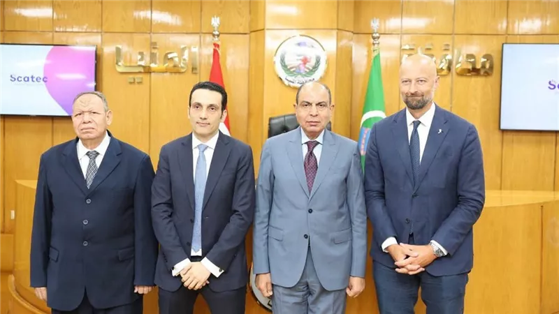 محافظ المنيا يبحث مشروع وادي الطاقة مع سفير النرويج