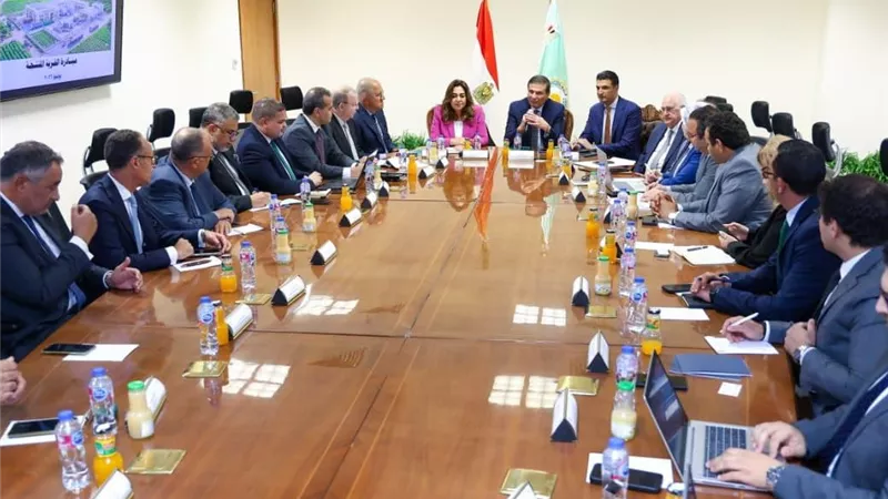 وزراء الزراعة والتنمية المحلية والصناعة يضعون اللمسات الأخيرة لإطلاق 