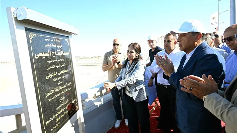 رئيس الوزراء يفتتح كوبري C19 بالعلمين الجديدة