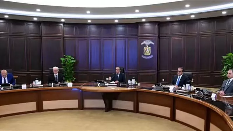 مشروع استثماري بـ1.4 تريليون جنيه.. مجلس الوزراء يقر 9 قرارات جديدة