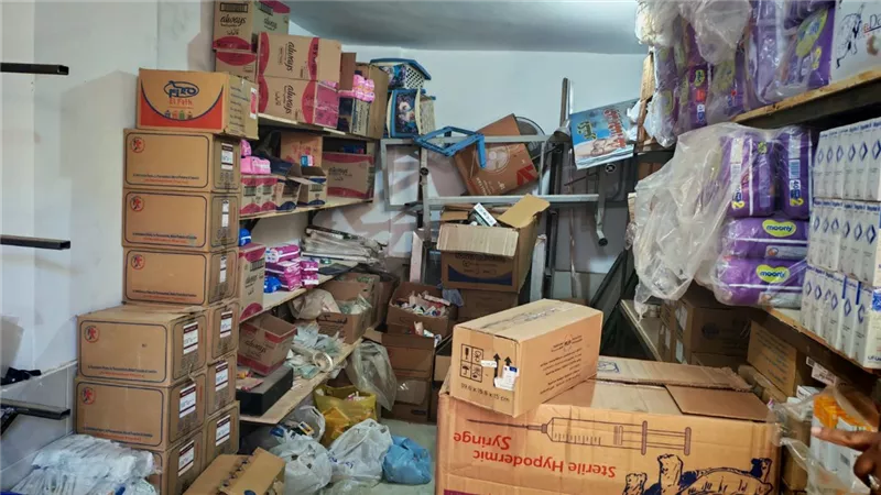 ضربة جديدة لتجار الأدوية غير المشروعة.. ضبط مخزن مخالف في قنا