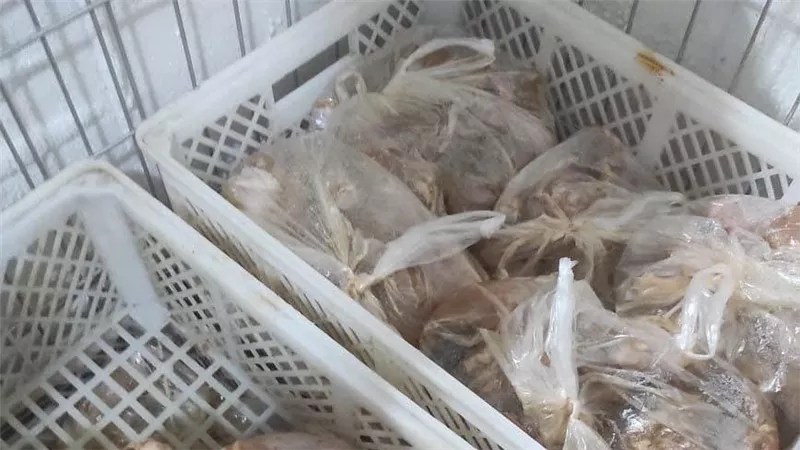 ضبط 2.5 طن لحوم فاسدة وتحرير 230 محضرا بحملات تموينية مكبرة بالمنوفية