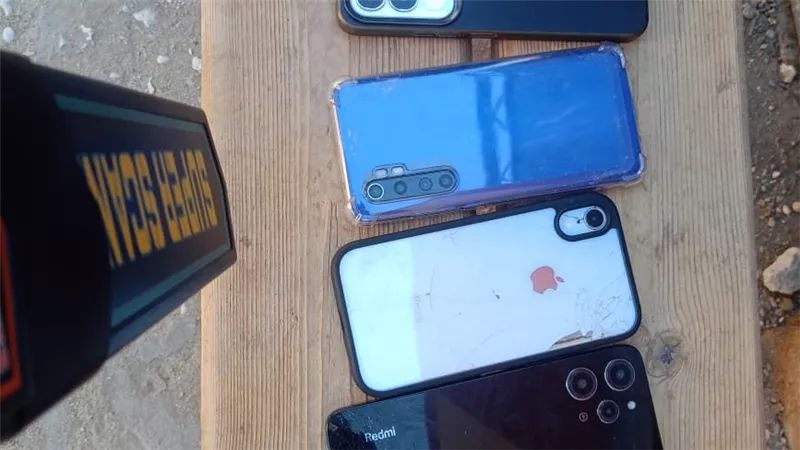 آخر يوم امتحانات.. ضبط 15 سماعة غش و32 هاتفًا بحوزة طلاب الثانوية العامة بقنا