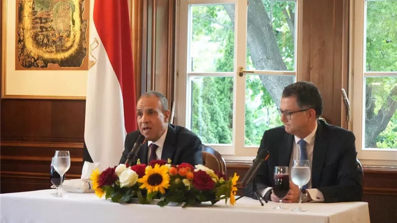 وزير الخارجية: التواصل المنتظم مع أبناء الجاليات المصرية بالخارج ركيزة أساسية في عمل الوزارة