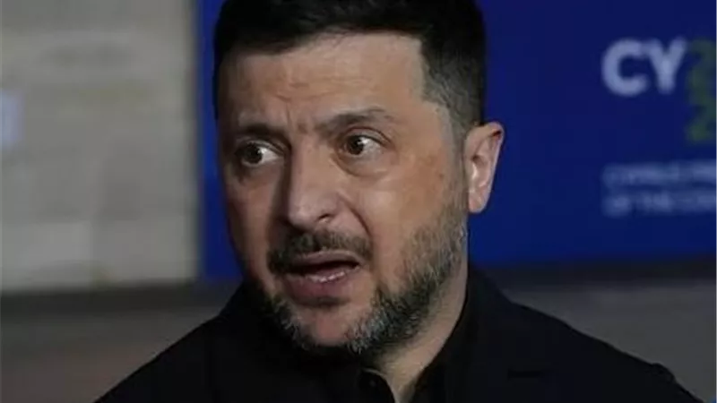 سكرتيرة زيلينسىكي السابقة: ما يحدث في أوكرانيا جحيم وليس ديموقراطية.. والرئيس يعرقل عملية السلام 