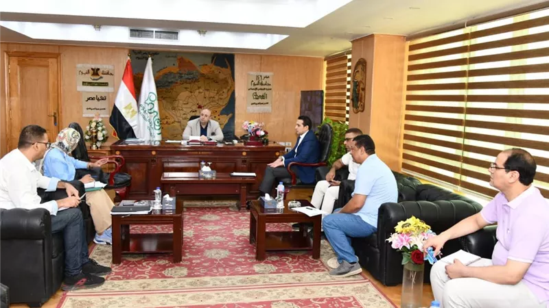 محافظ الفيوم: ضرورة تكثيف الجهود لزيادة عدد المشروعات المشاركة في المبادرة الوطنية