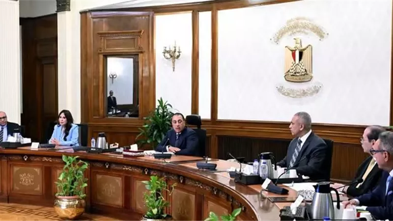 تسريع تسوية المستحقات.. رئيس الوزراء يتابع ملف التشابكات المالية مع البنك الأهلي
