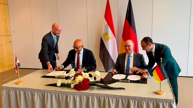 وزير التعليم يوقع إعلان نوايا مشترك لتطوير المدارس الفنية المصرية الألمانية