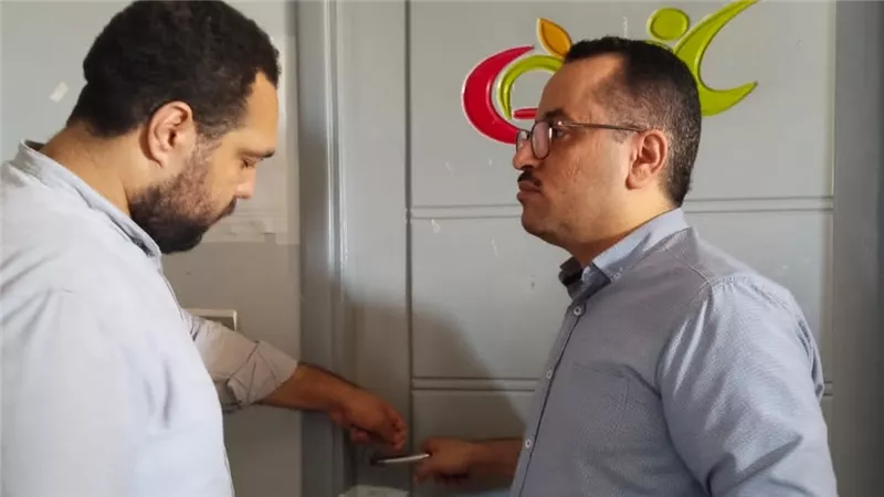 غلق وتشميع مستشفى خاص يُدار دون ترخيص في كفر صقر بالشرقية 