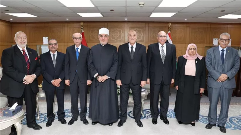مفتي الجمهورية يهنئ رئيس هيئة قضايا الدولة بمنصبه الجديد