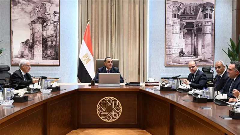 رئيس الوزراء يستعرض جهود تحفيز بيئة الاستثمار بمنطقة شبه جزيرة سيناء