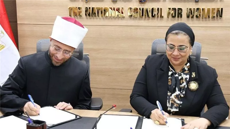 وزير الأوقاف: المرأة المصرية حصن الأمان والوتد الراسخ للأسرة وقاطرة بناء الإنسان