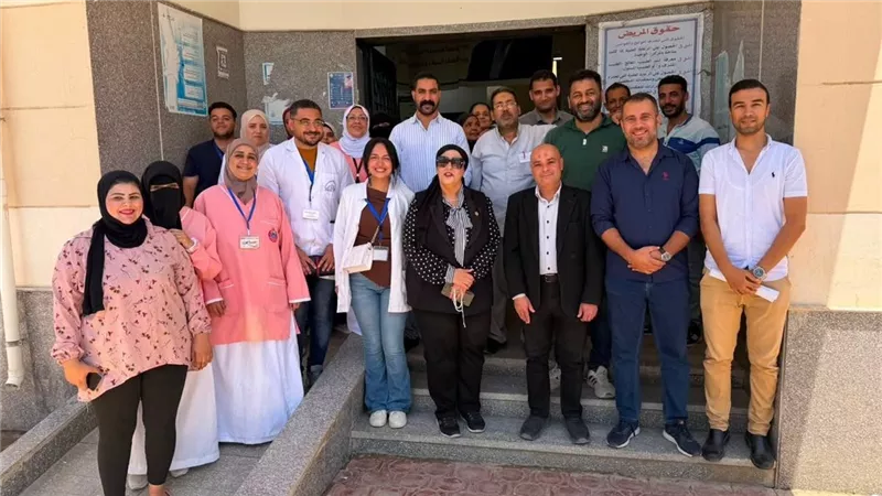 رئيس قطاع الرعاية الأساسية بوزارة الصحة تتفقد وحدتين صحيتين بالمنيا