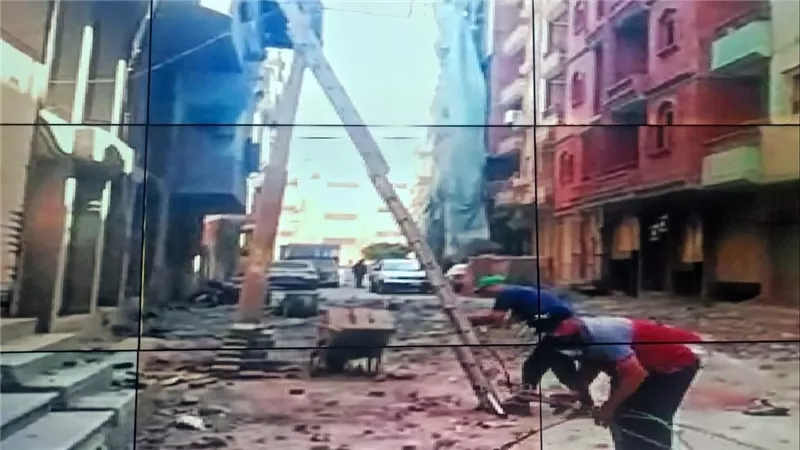 بالصور.. محافظ الدقهلية يتابع تطورات حادث انهيار جزء من عقار مخالف بمدينة طلخا