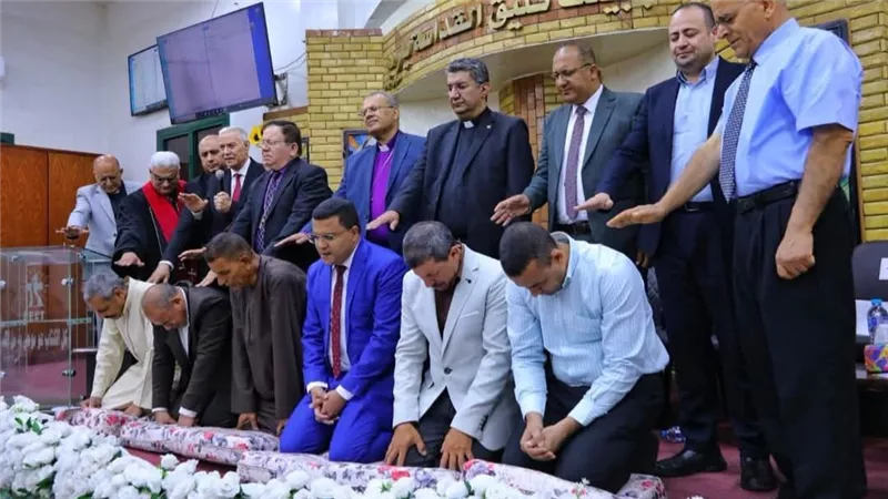 رسامة شيوخ وانضمام أعضاء جدد.. احتفال كنسي برئاسة أندريه زكي في المنيا