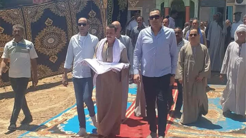 الكفن ينهي خصومة ثأرية بين عائلتي القطايطة والسقاقوة في ملوي بالمنيا
