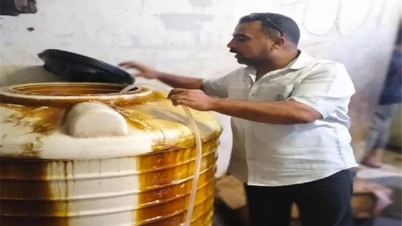 حملات تفتيش مفاجئة بالشرقية.. ضبط أطنان أغذية مخالفة وملاحقة المنشآت غير المرخصة
