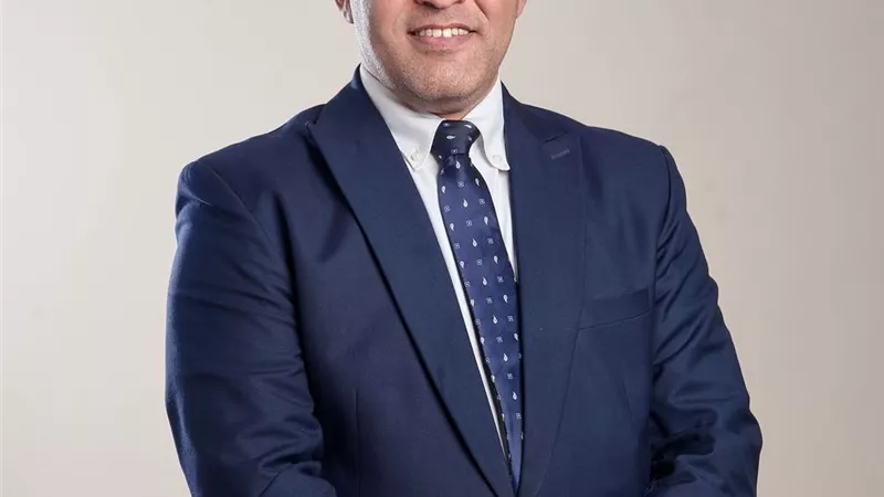 من العمل التنظيمي إلى المنصة الإعلامية.. حسام الخُشت يتولى مهمة المتحدث الرسمي لحزب العدل