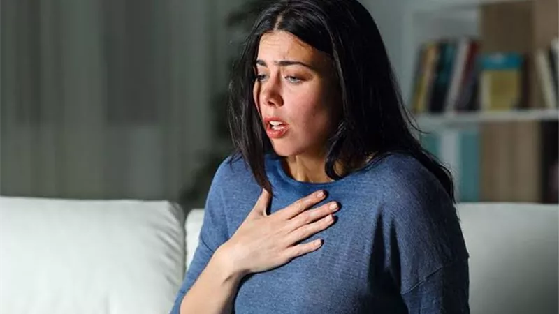 الخوف بدون سبب.. اضطراب الهلع بين الأعراض النفسية والجسدية والعلاج الفعال