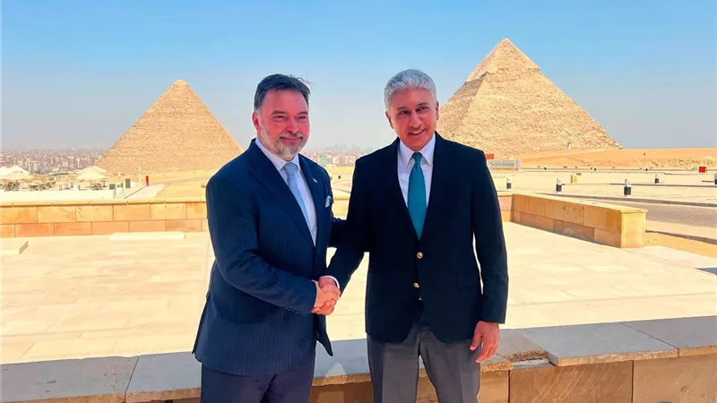 وزير السياحة يلتقي نائب رئيس مجلس الوزراء البوسني لبحث تعزيز التعاون السياحي بين البلدين