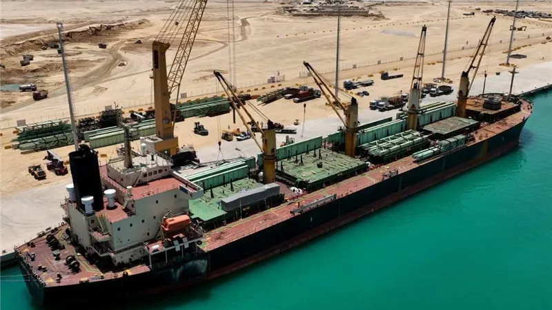 تستوعب 1100 شاحنة يوميًا.. كيف يعزز مشروع التوسعة الجديد حركة الصادرات بميناء السخنة؟