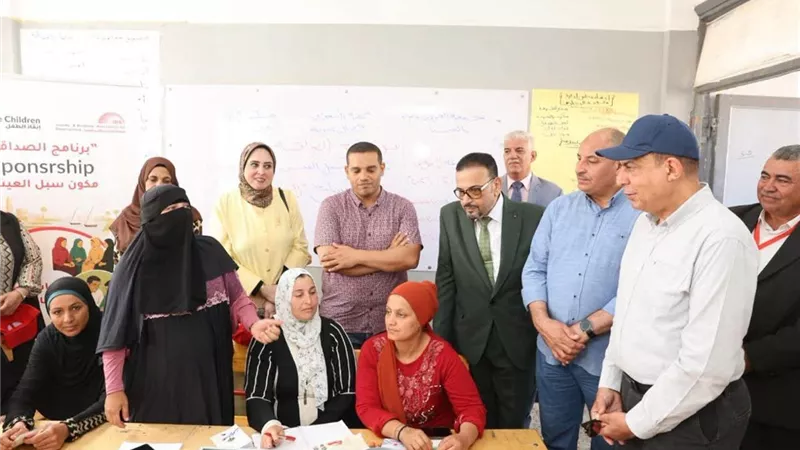محافظ المنيا يشهد نجاح مجموعات الادخار والإقراض بالأشمونين لدعم 620 سيدة