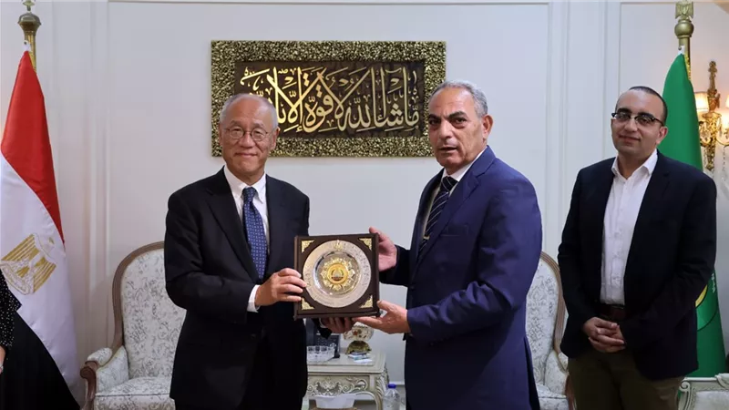 بالصور.. محافظ الإسماعيلية وسفير اليابان بالقاهرة يبحثان سبل التعاون المشترك 
