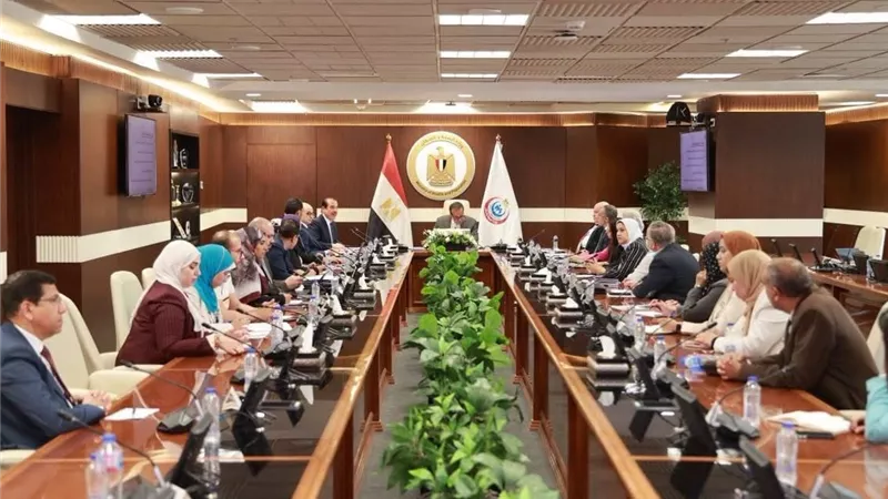 وزير الصحة يتابع أعمال الأمانة العامة للجنة الوطنية لنظم الغذاء والتغذية ويستعرض التقدم في الخطة التنفيذية