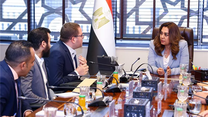وزيرة التنمية المحلية والبيئة توجه باستكمال منظومة الأثر البيئي وربطها بمصر الرقمية سريعًا